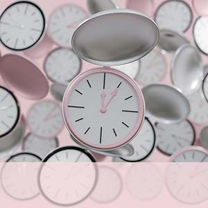 quatratische Vorlage mit uhren in rosa und silber, in 3d gerendert